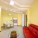 Hc - Clohouse Spacious Flat