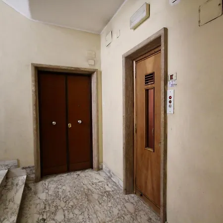 아파트 Hc - Clohouse Spacious Flat