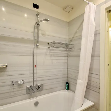 Hc - Clohouse Spacious Flat 아파트 *