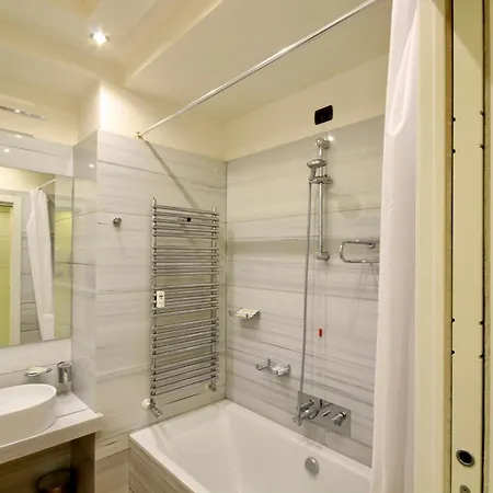Hc - Clohouse Spacious Flat 아파트 *
