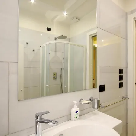 Hc - Clohouse Spacious Flat * רומא