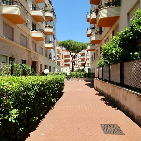 Hc - Clohouse Spacious Flat Lägenhet *