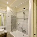 Hc - Clohouse Spacious Flat Апартаменты *